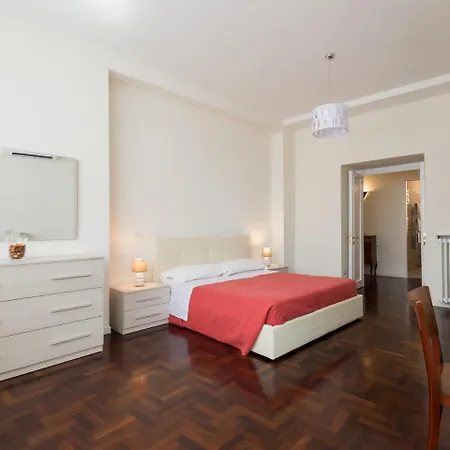 Bibi's Luxury * Roma